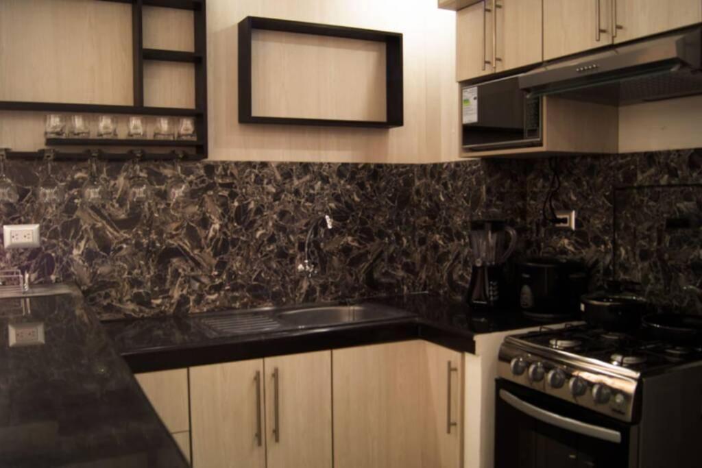 Remodeled Studio Apt In Guayaquil Centro W A View Dış mekan fotoğraf